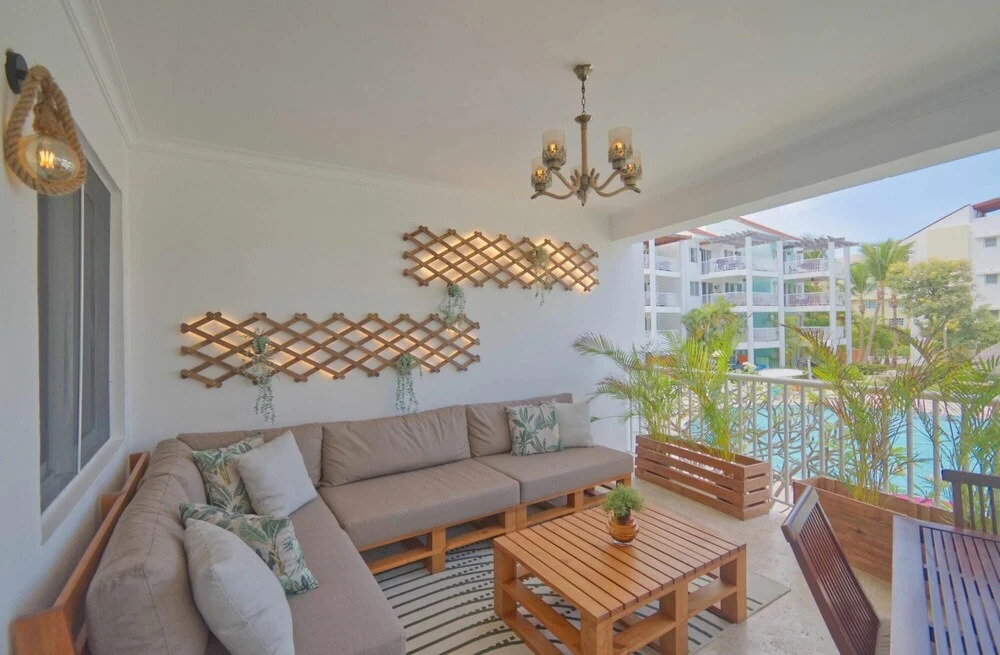 Pompano 202 Amazingly Situated One-bedroom Apartment in Ocean-front Condominium