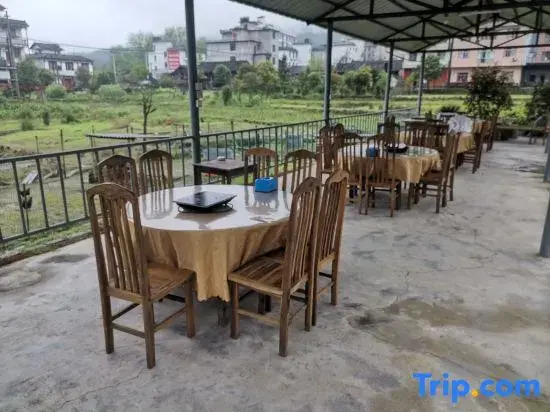 Xing'an County Yuelai Chinese Inn