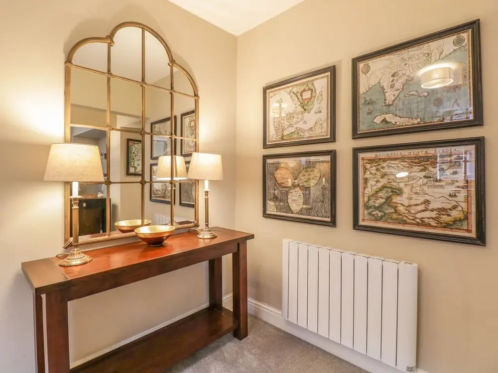 Old Bakers Cottage ground floor apartment centrally located in Grasmere with patio area