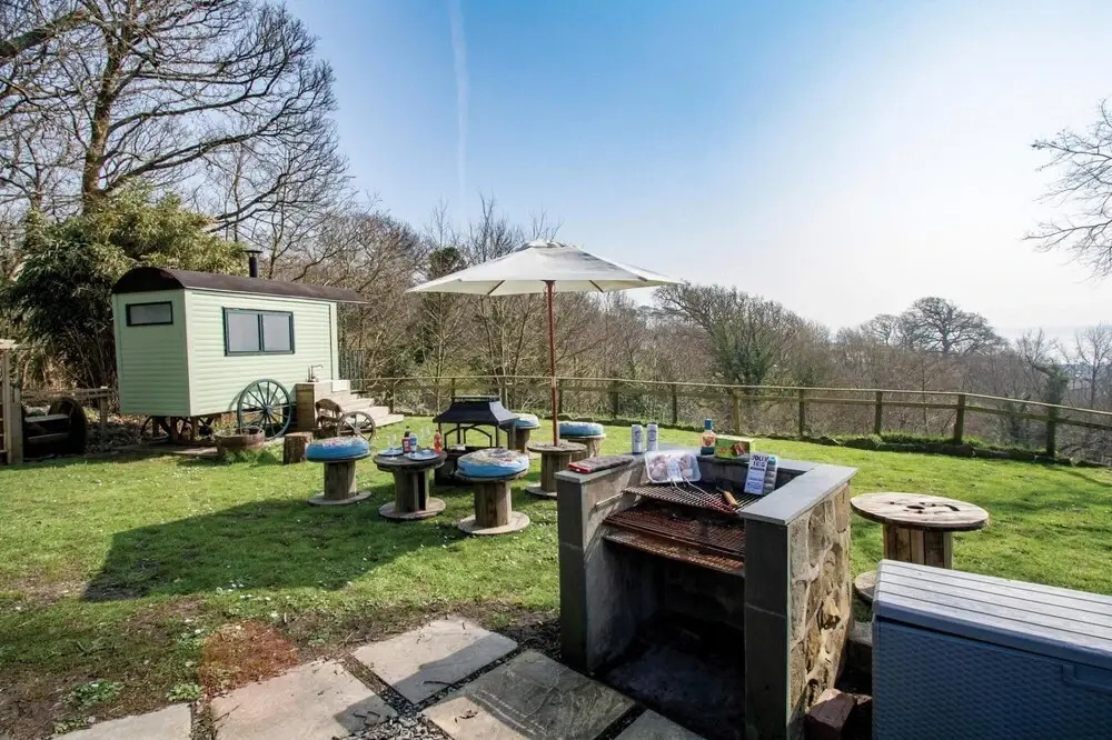 Bluebell Cottage - 2 Bedroom Holiday Home - Bronllys Farm Llanelli
