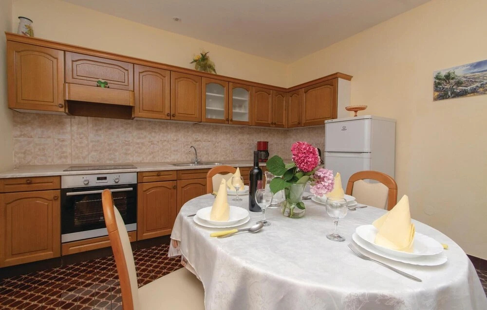 Stunning Home in Orebic With Wifi and 2 Bedrooms