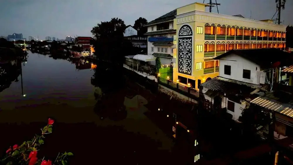 Bangluang Boutique Hotel nearby Wat Arun
