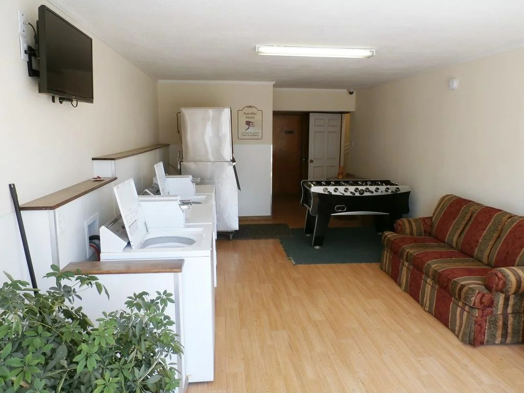 Travelier Motel