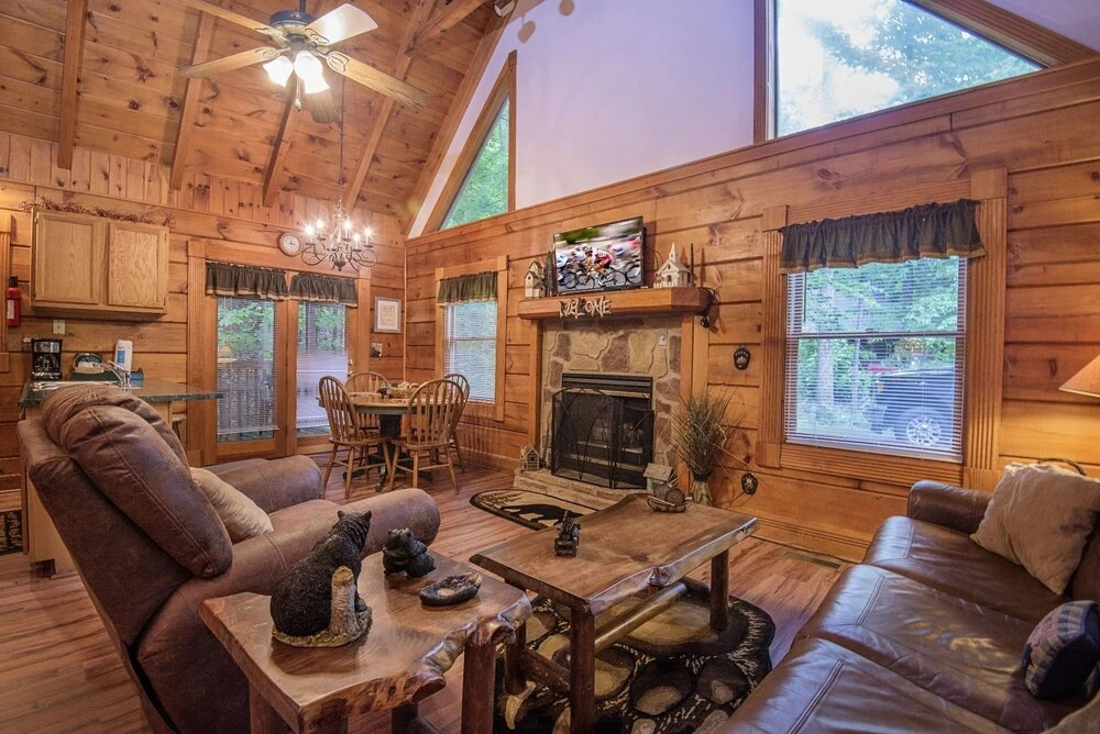 ER51 - Natures Grace Retreat - Great location, Close to all the action! cabin