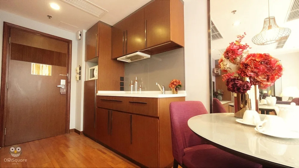 Owl Square Residence