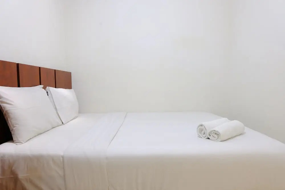 Homey And Modern Designed 2Br Apartment Parahyangan Residence