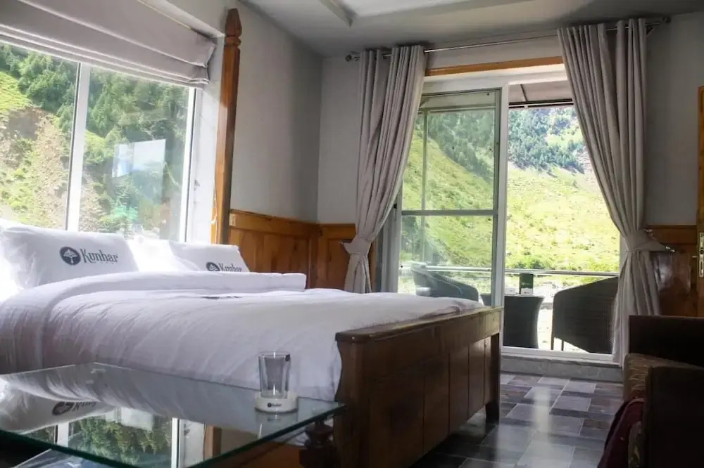 Kunhar view hotel river side Naran