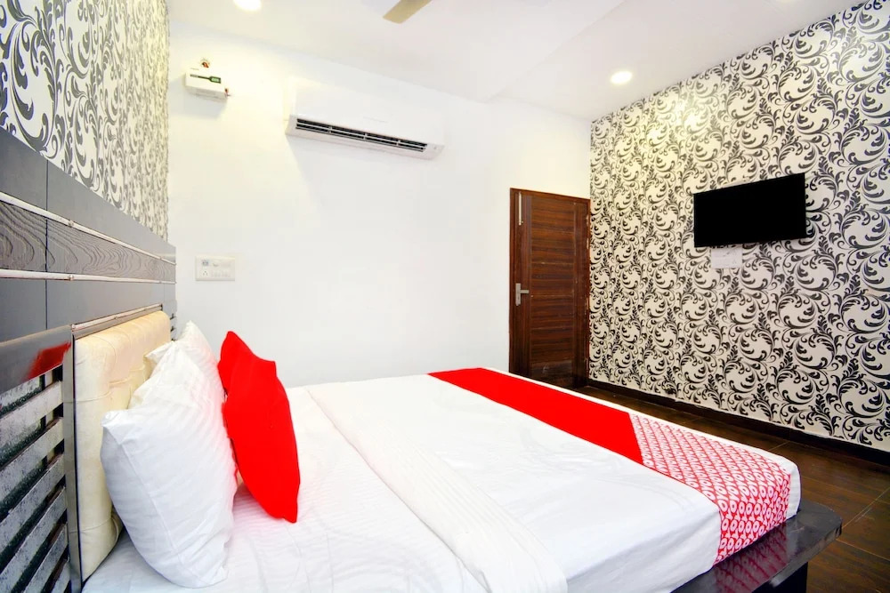 Oyo 41016 Hotel Celebration Inn