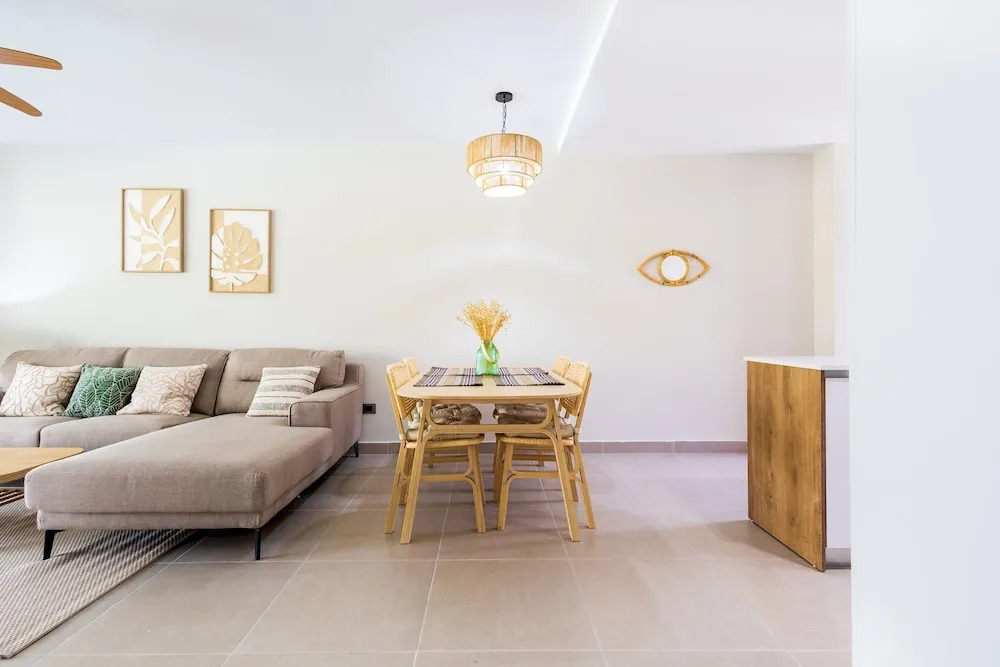 Chic 2BR Stay w Terrace Picuzzi 5 Min to Beach