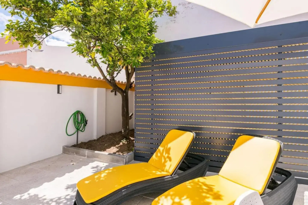 LovelyStay - Sweet Escape II - Backyard