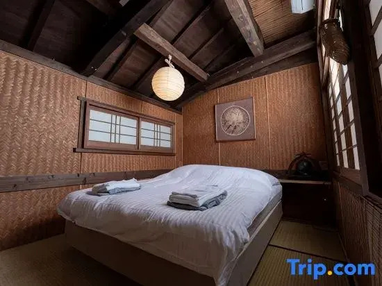 Quiet countryside space near the city by car | Okinawa old house