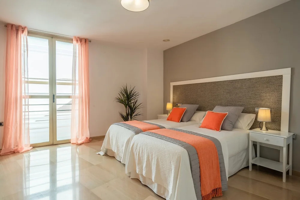 iloftmalaga Larios-Strachan