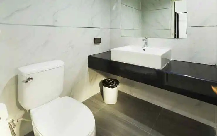 B Hotel