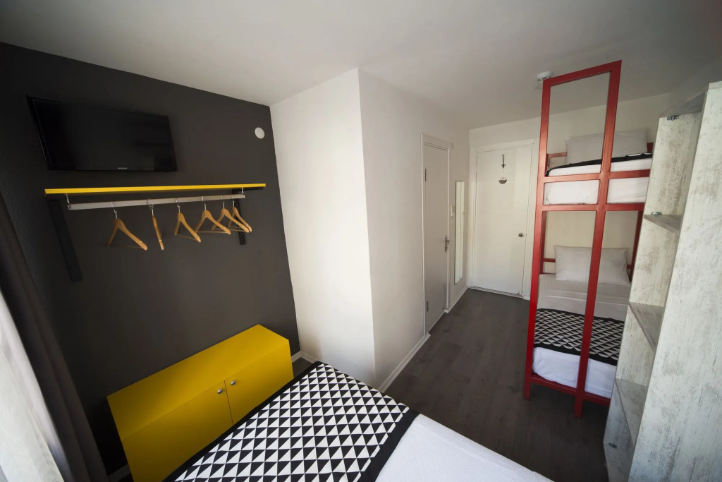 Piano Hotel