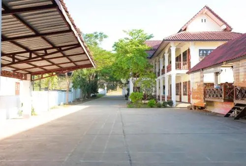 Dok Ban Hotel