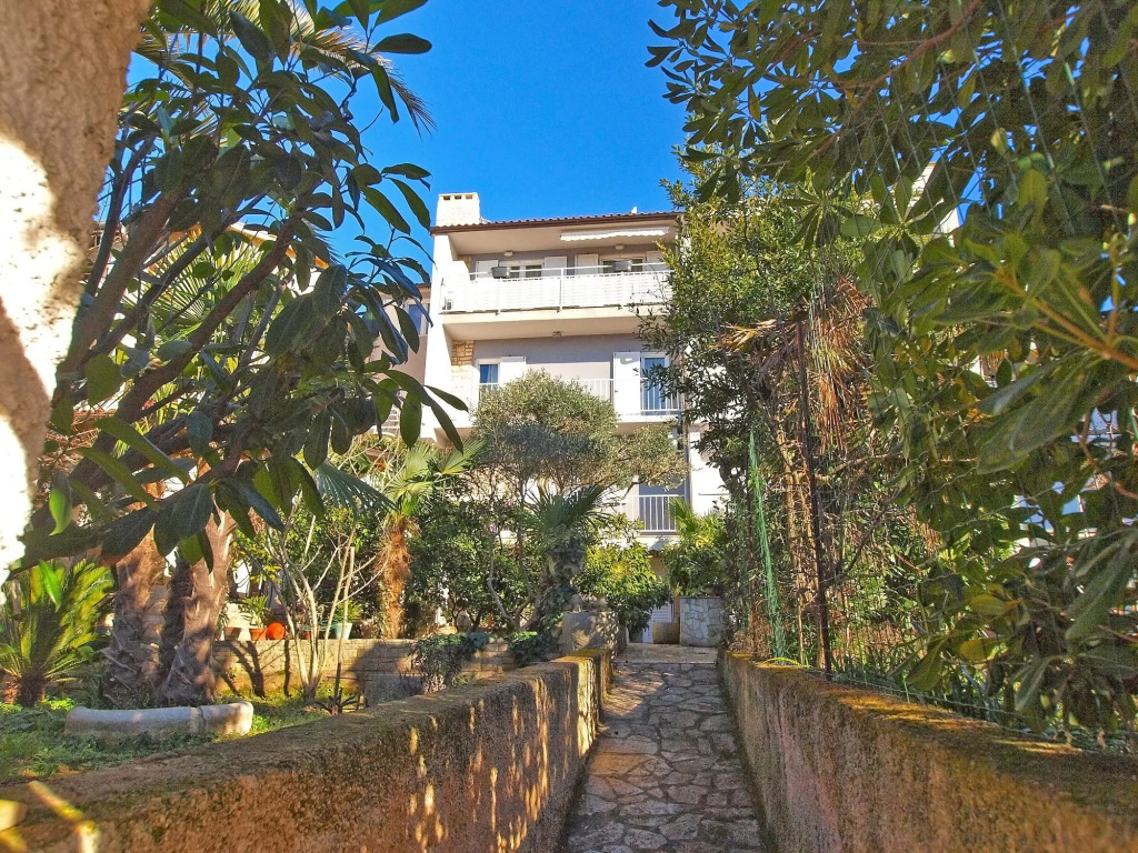 Apartment 1278