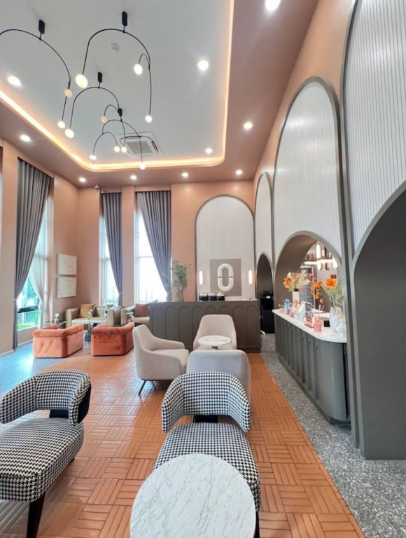 Luxurious 1 and Half Bedroom Condo With Resort-style Amenities in Nonthaburi