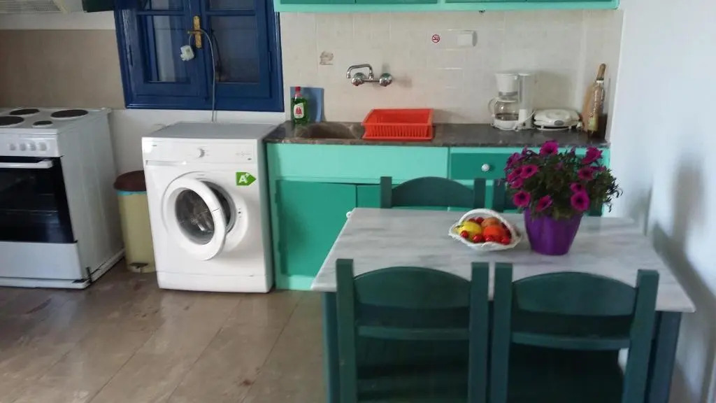 5bedroom villa in perissa beach