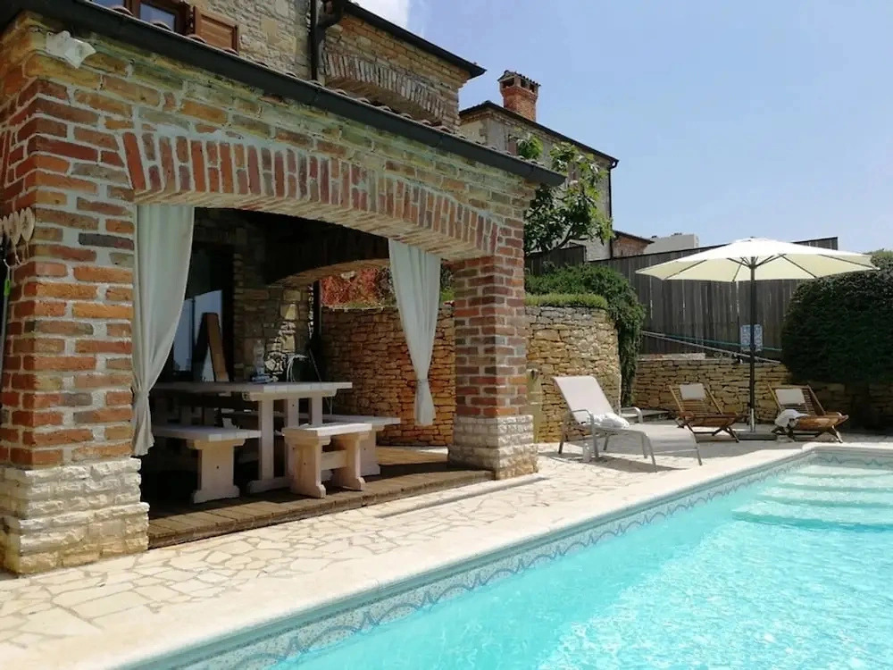 Villa mit Pool in Kastelir fur 9 Personen