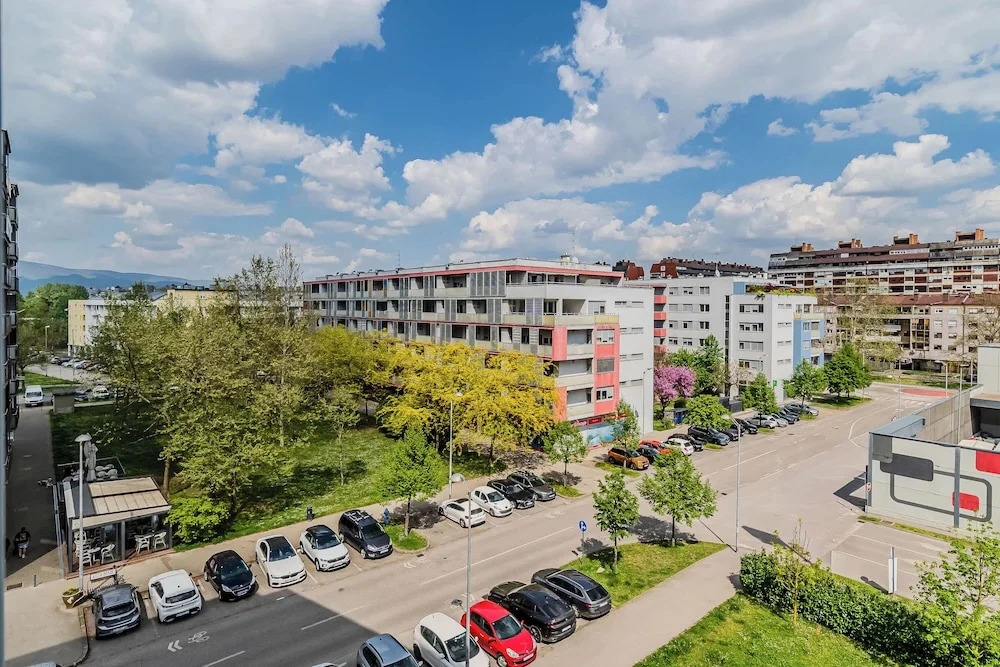 Apartment Meandar With Garage And Terrace