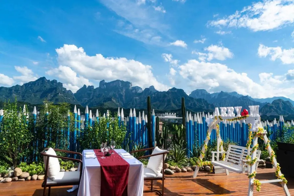ROY Sean Castle Resort Inn-Zhangjiajie Tianmenshan Cableway Branch