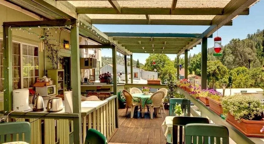 Mariposa Hotel Inn