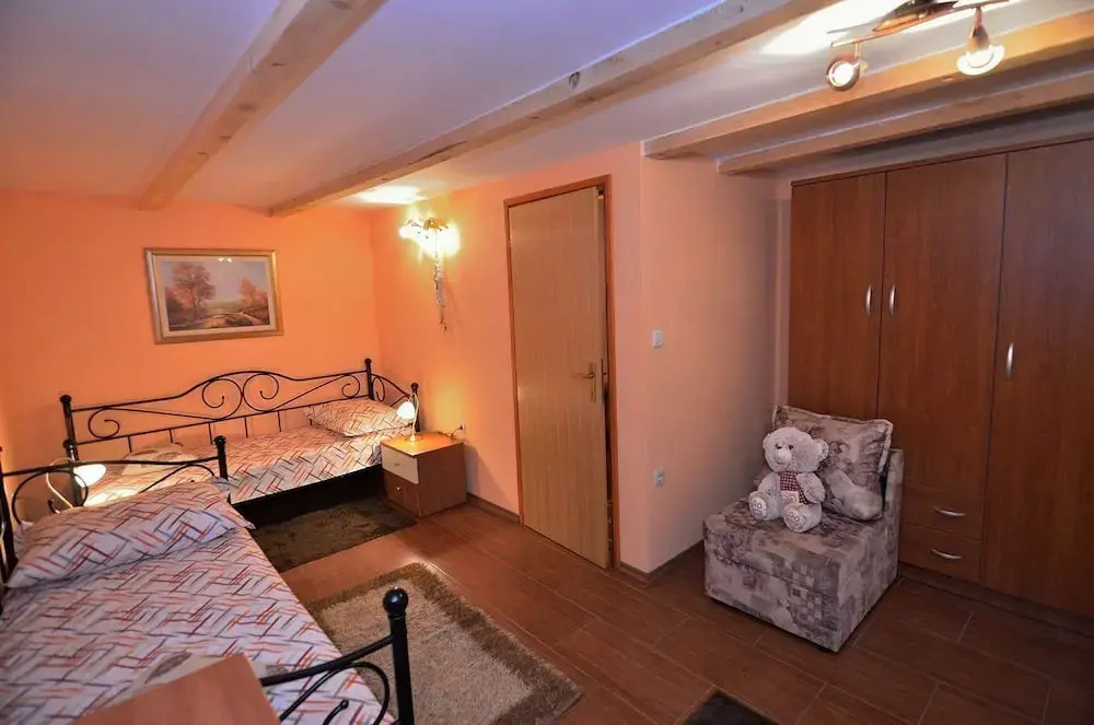 House Tihana