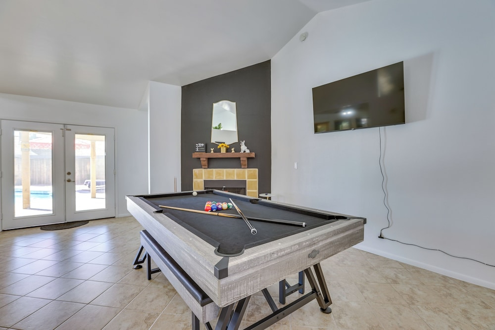 Glendale Entertainment Hub! Family Home w/ Pool