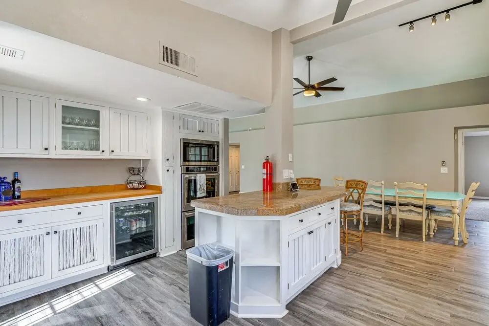 Pet-friendly Scottsdale Home w/ Screened Porch!