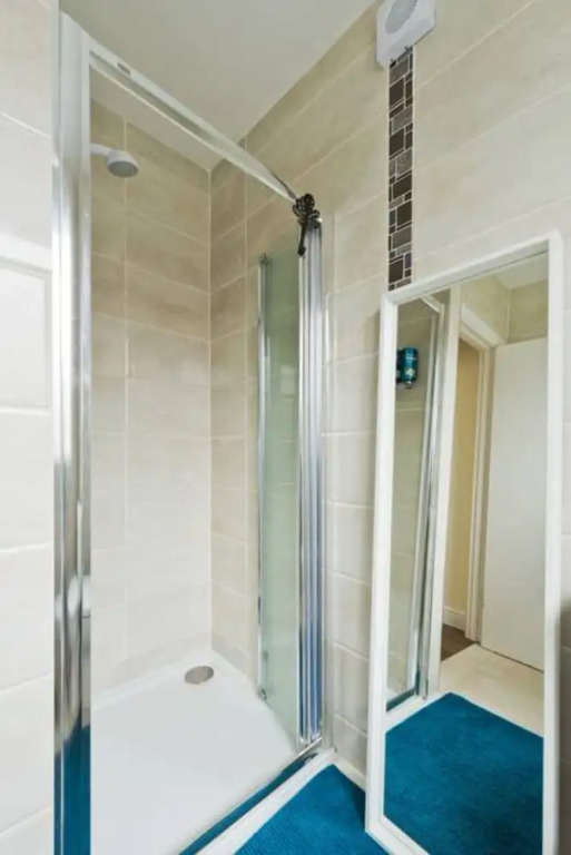 2 Bedroom Riverside Apartment