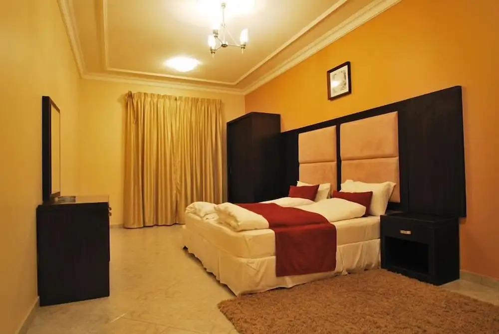 Peninsula Suites