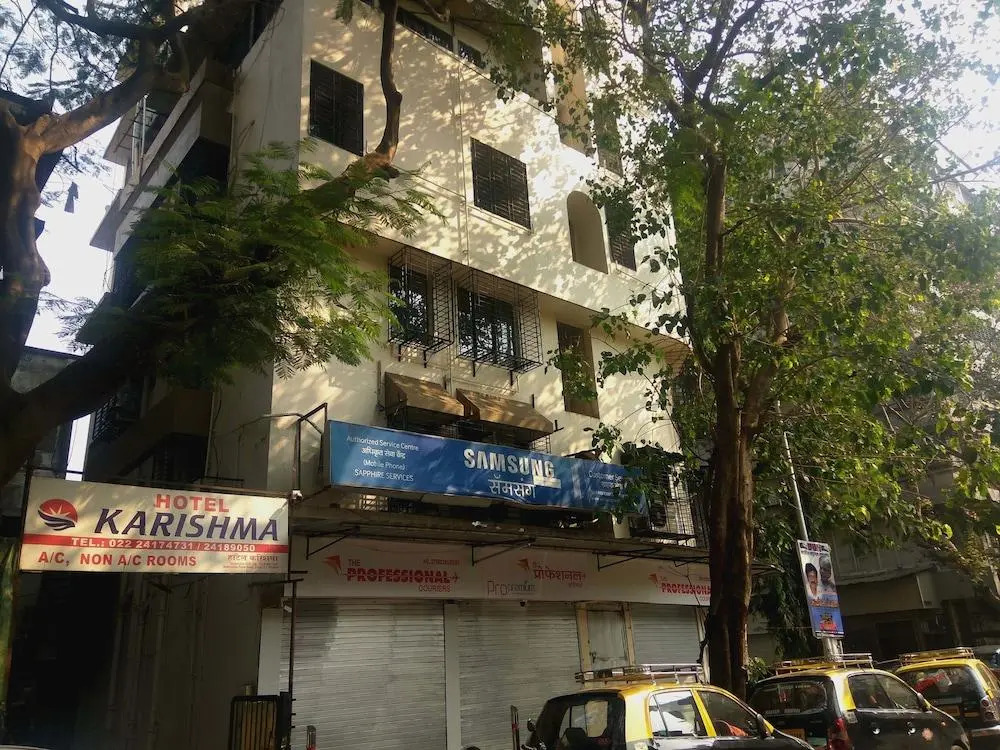 OYO 73415 Hotel Karishma