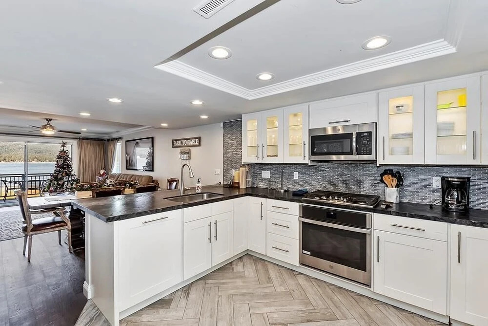 029 Lakefront Luxury Home