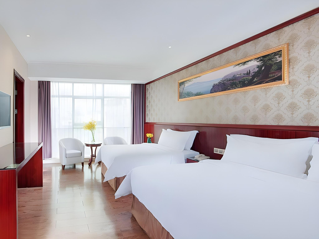 Vienna Hotel Shiqiao Metro Station