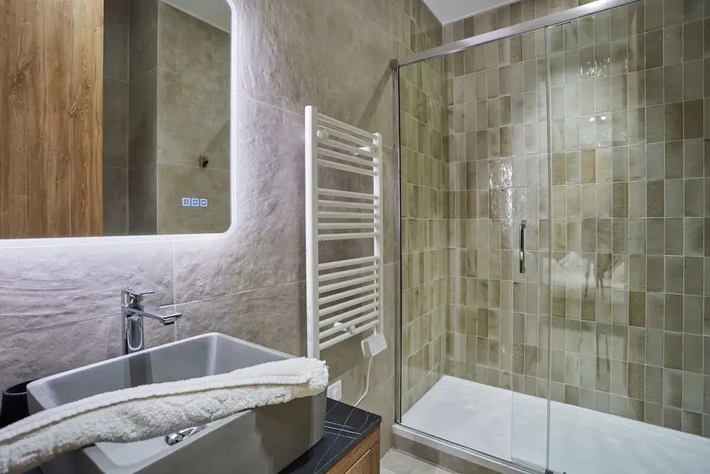 Exceptional Apartment Near Montmartre 10 People