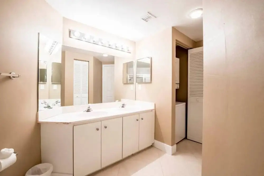 Les Pelicans 404 - 4 People, Sunny Isles Str-01043