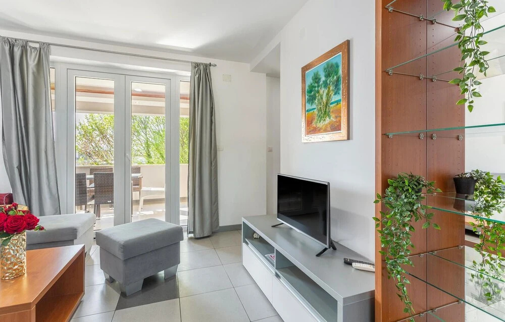 Amazing Apartment in Njivice With Wifi and 3 Bedrooms