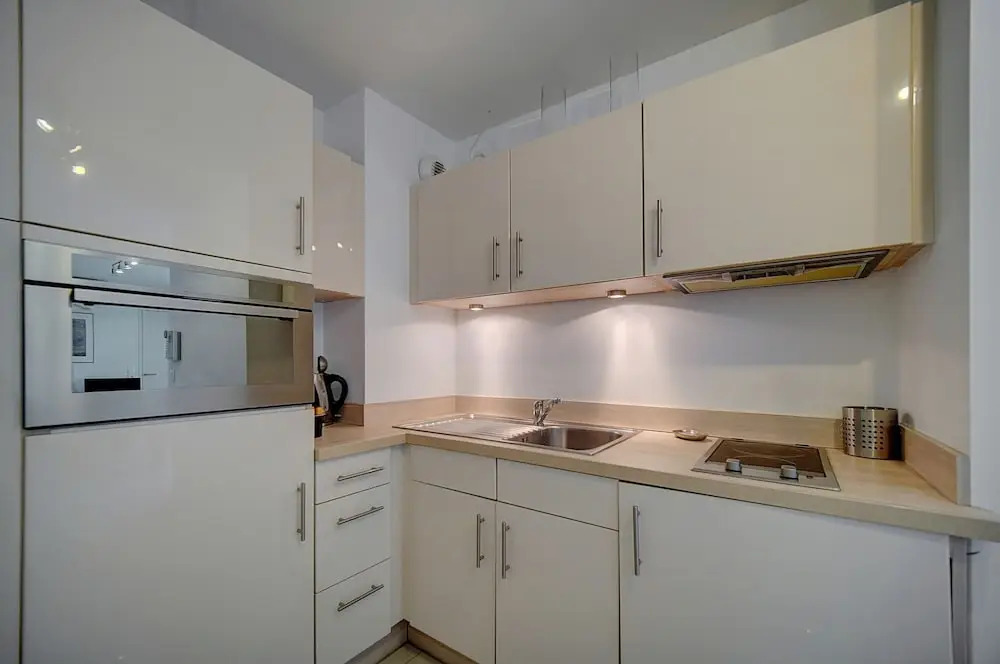 Moderne 2 Pieces Climatise Avec Terrasse A1b230