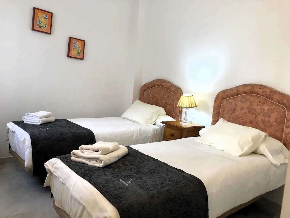 3 Bed Excellent and Quiet Location F-4