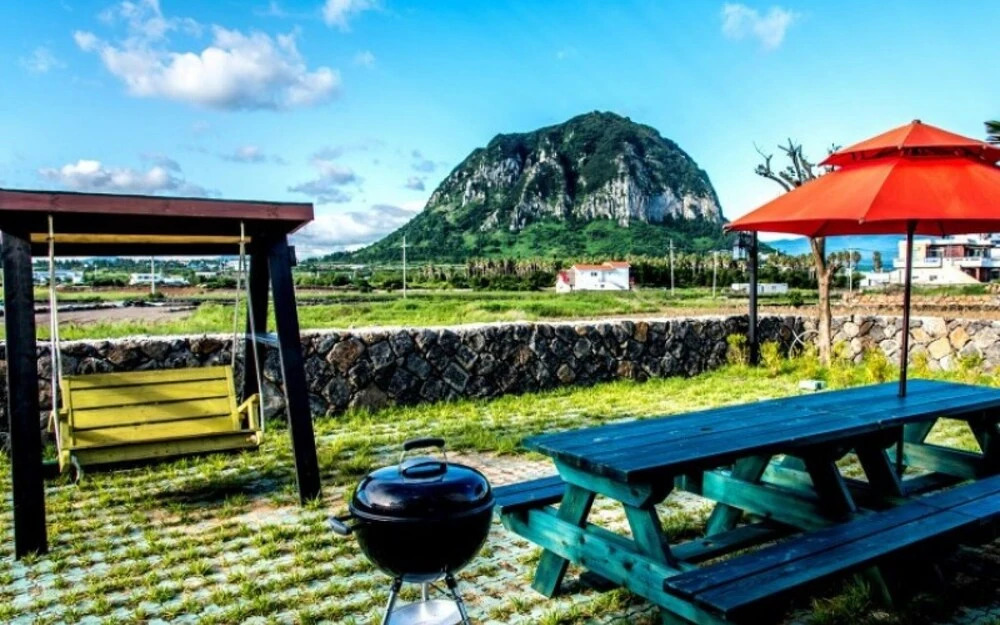 Seogwipo Jadam House Pension