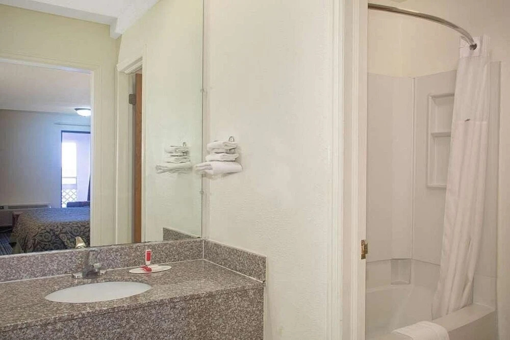 Economy Hotel Wichita- Florence St