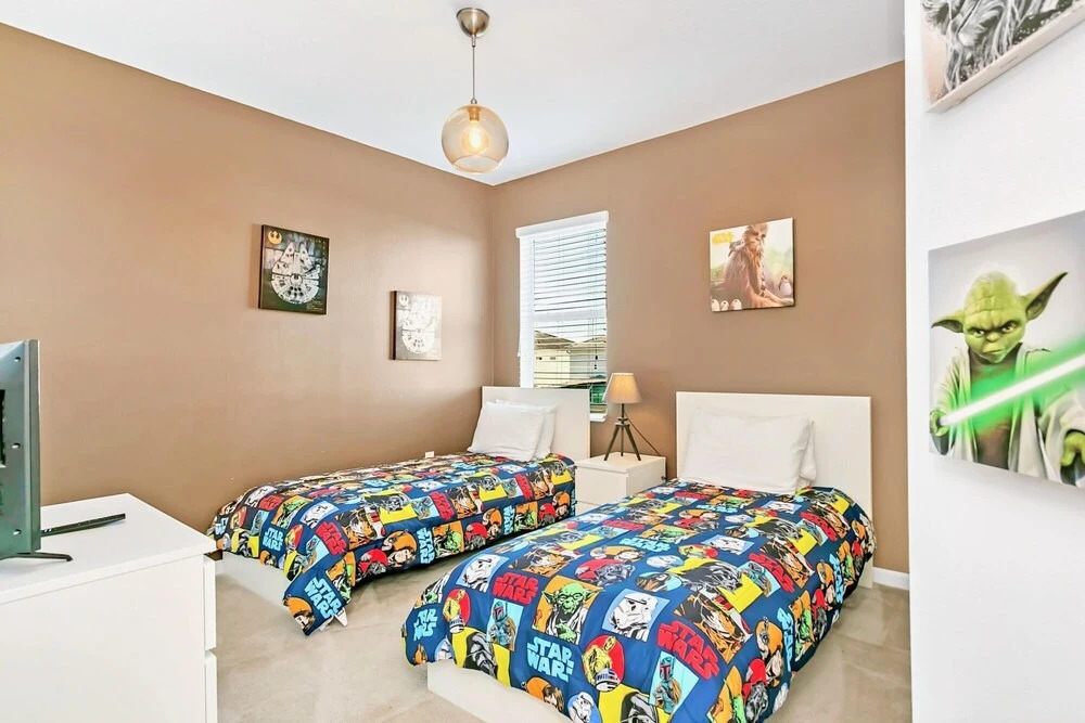 10br Luxury Home Near Disney w Pool Games Room