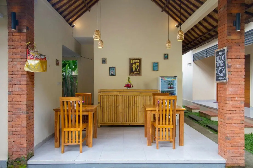 Buah Naga Sari Guest House