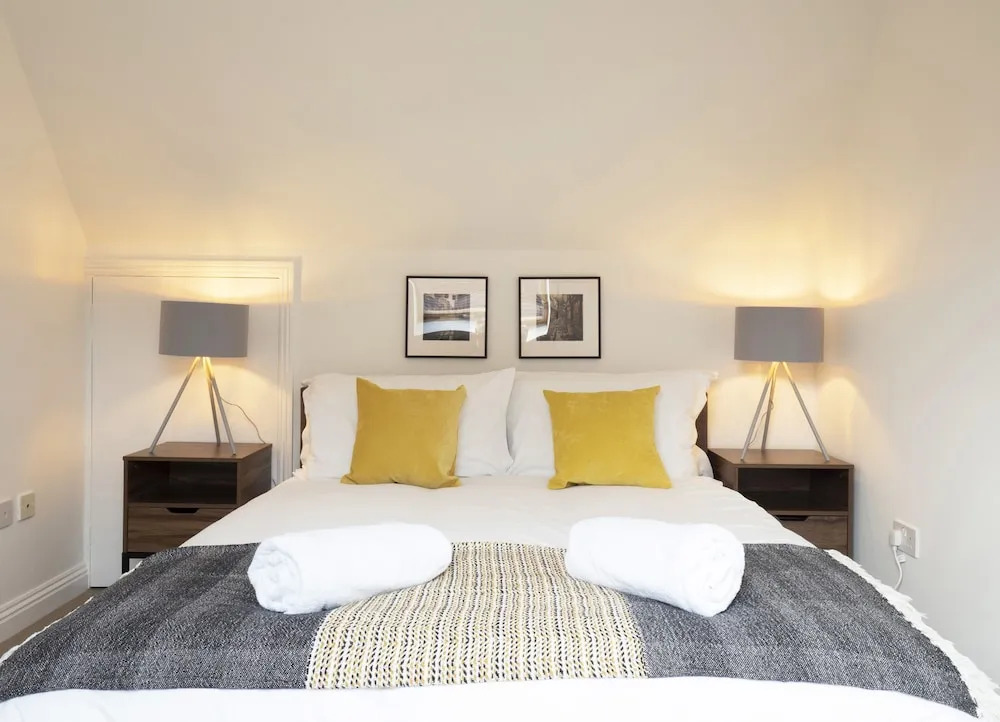 Host & Stay - Kings Corner