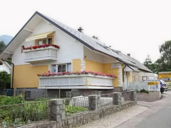 Mekina Guesthouse