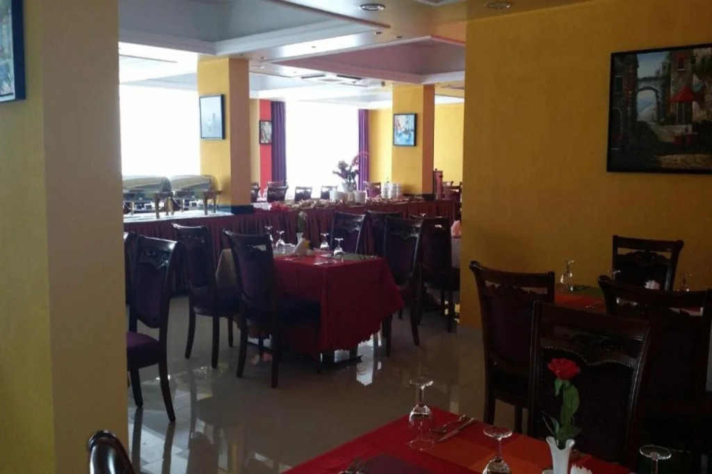 Royal Gardens Hotel