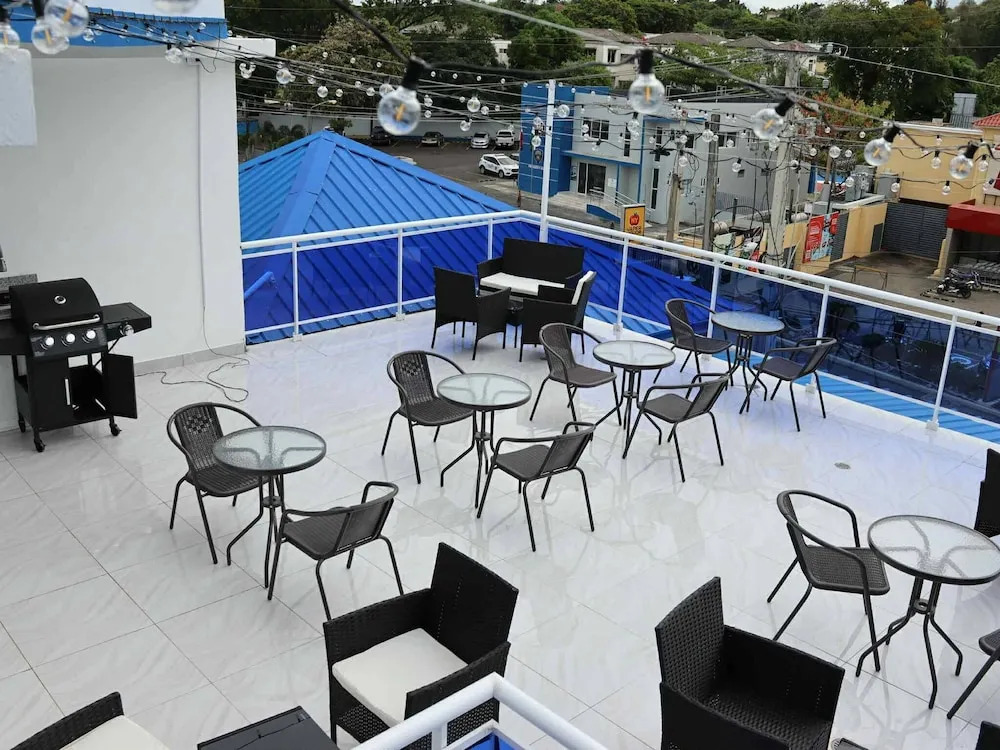 Condo Bien Situé 3 Minutes a Pied de la Plage 202