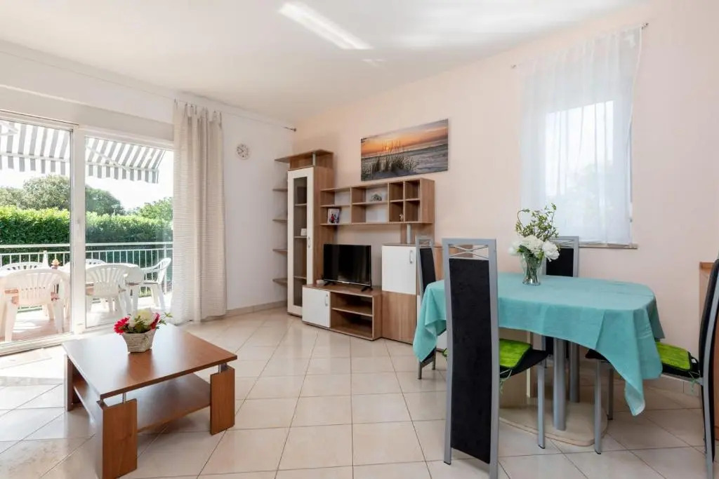 Holiday House Dora