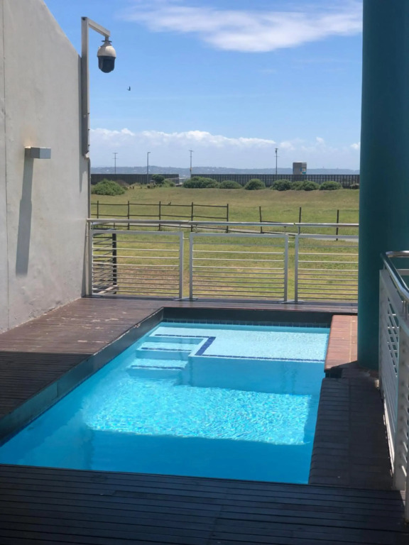Quayside Waterfront Apartment