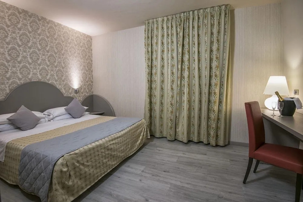Marchi Hotel